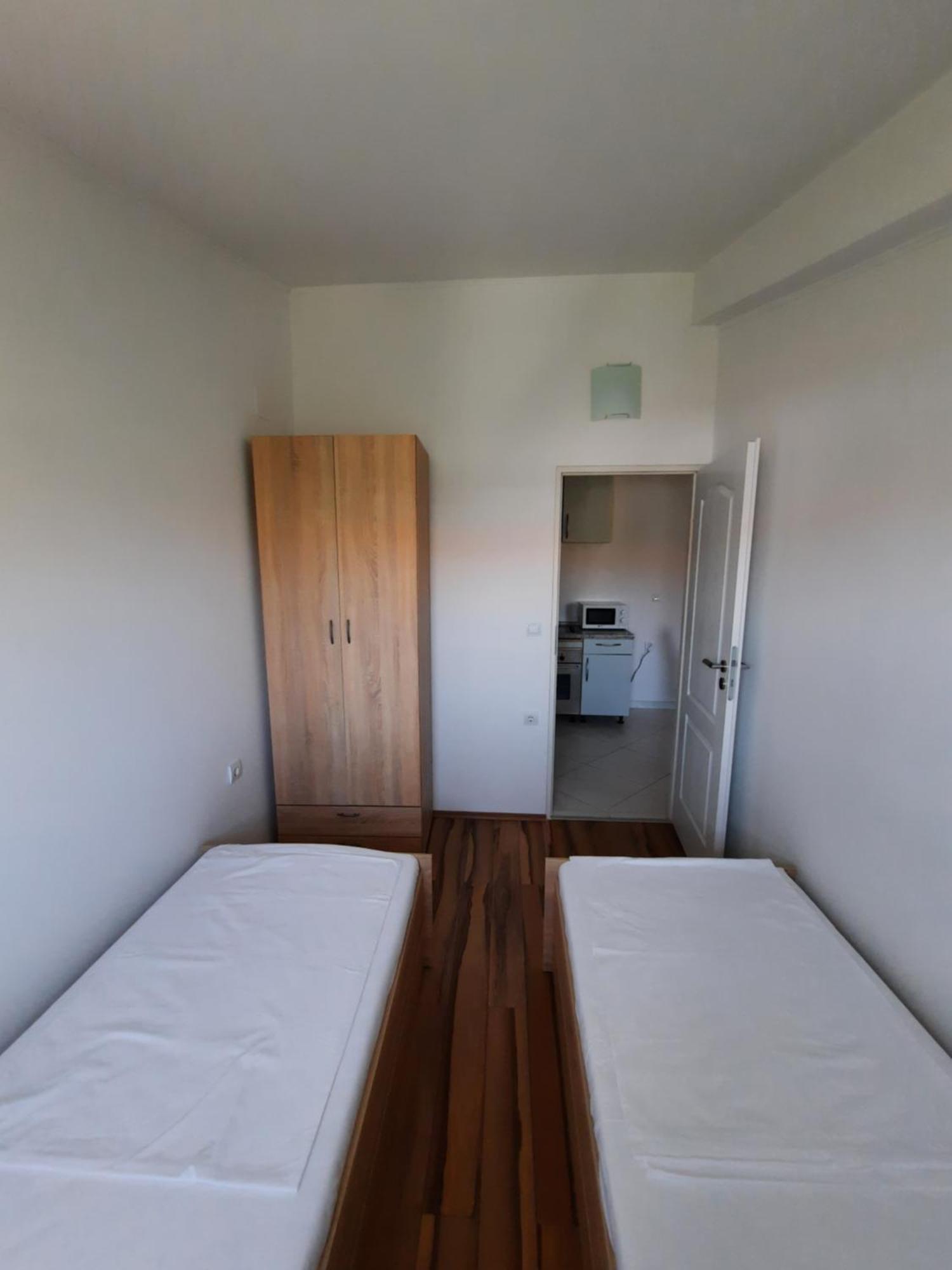 Apartments Maretic มันเดร ภายนอก รูปภาพ