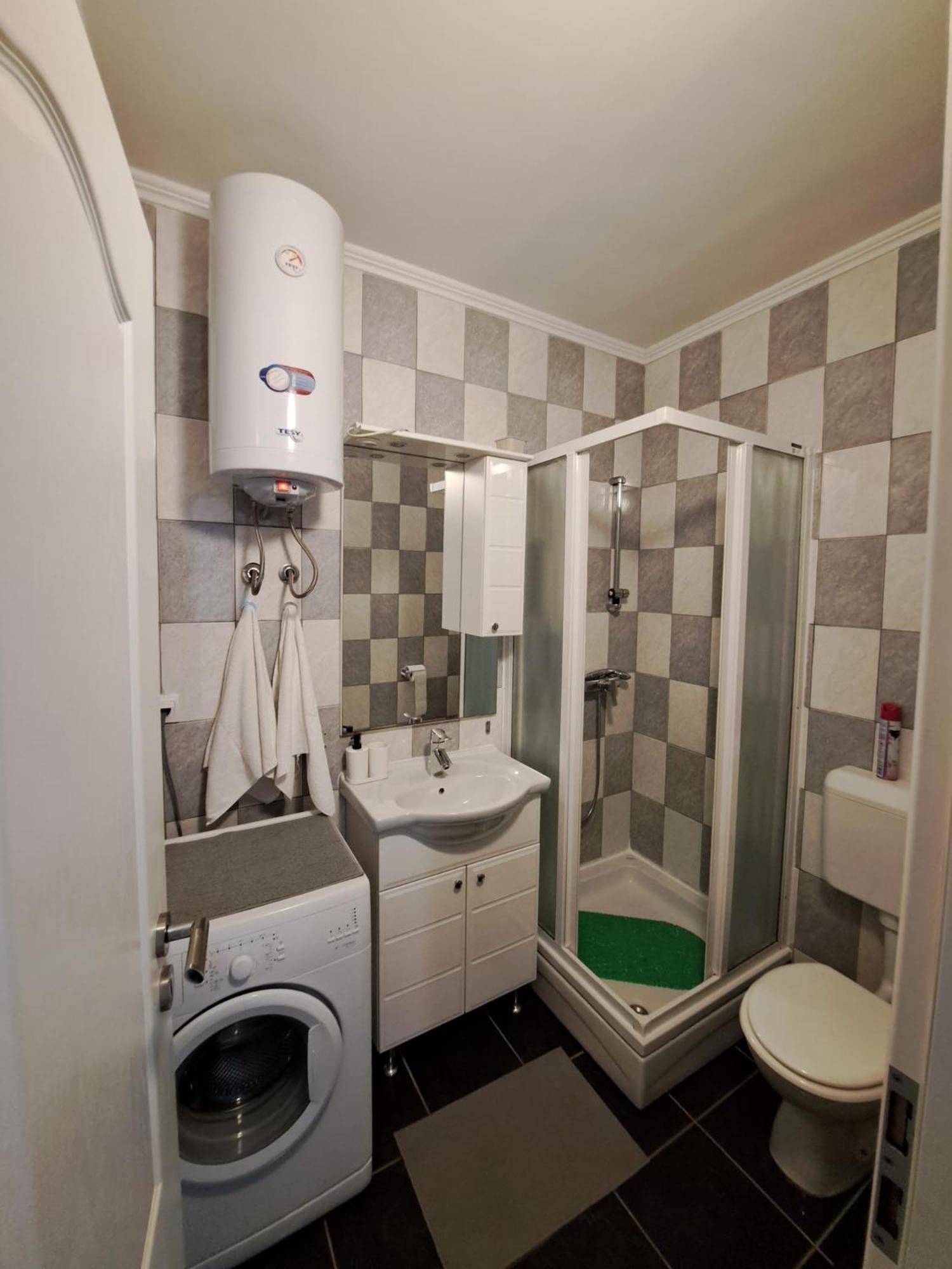 Apartments Maretic มันเดร ภายนอก รูปภาพ