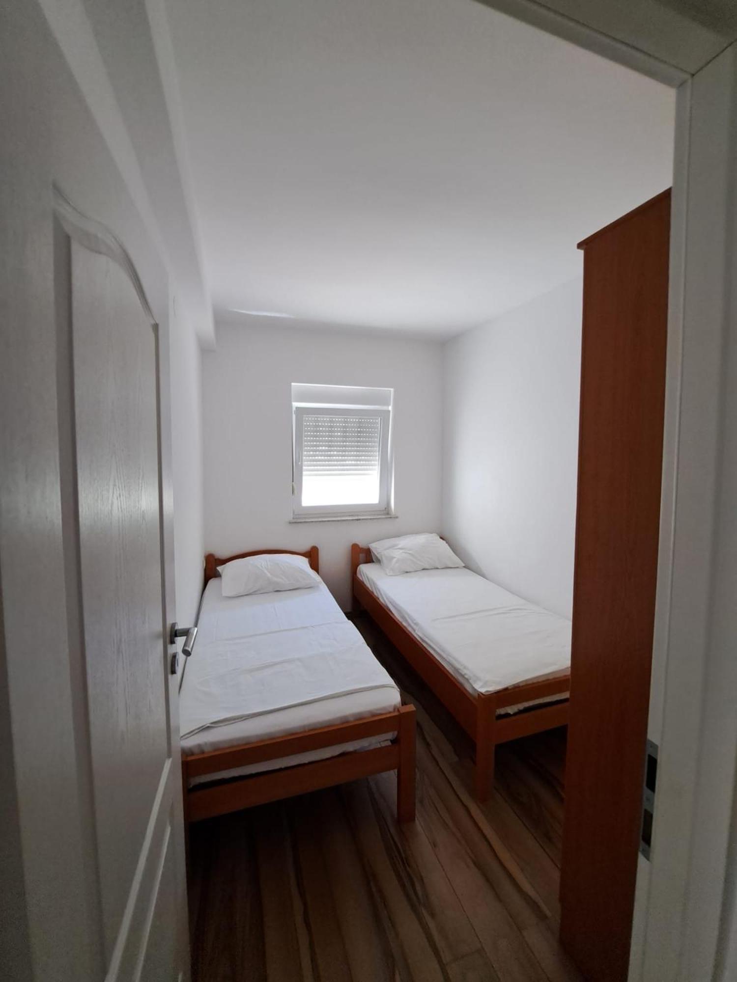 Apartments Maretic มันเดร ภายนอก รูปภาพ